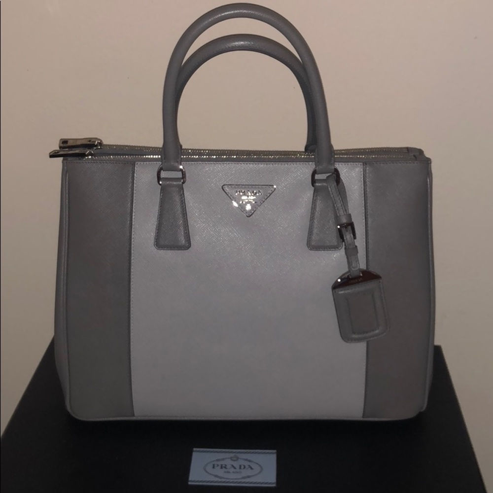 Rare Prada bicolor Saffiano Tote bag - Picture 3 of 8